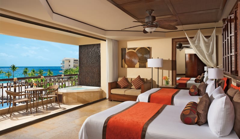 Dreams Riviera Cancun Resort & Spa-Preferred-Club-Ocean-View-&-Pool-Front-1_15504